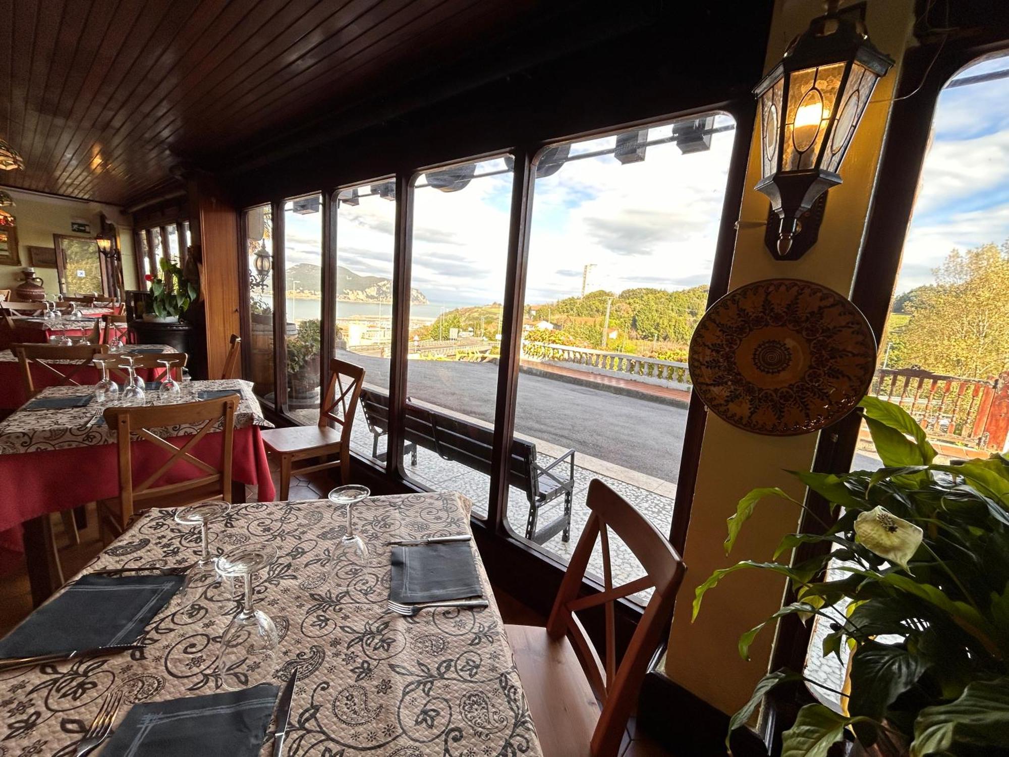 Hostal El Carro Laredo Ngoại thất bức ảnh