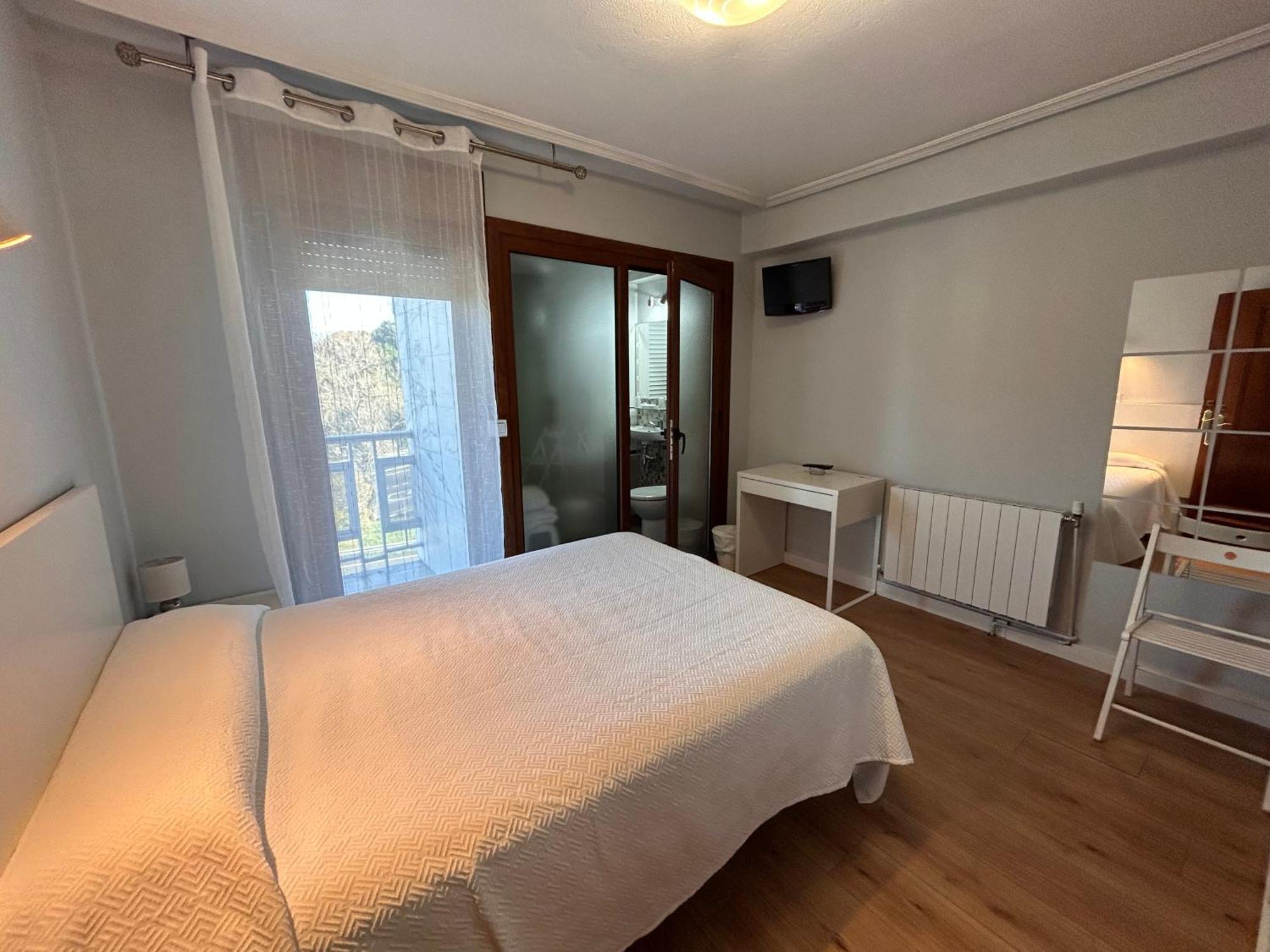 Hostal El Carro Laredo Ngoại thất bức ảnh